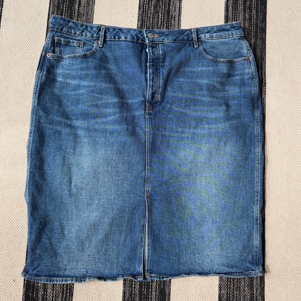 Old Navy Women's Higher Hight Rise Secret Smooth Pockets Mini Jeans Skirt Sz. 22